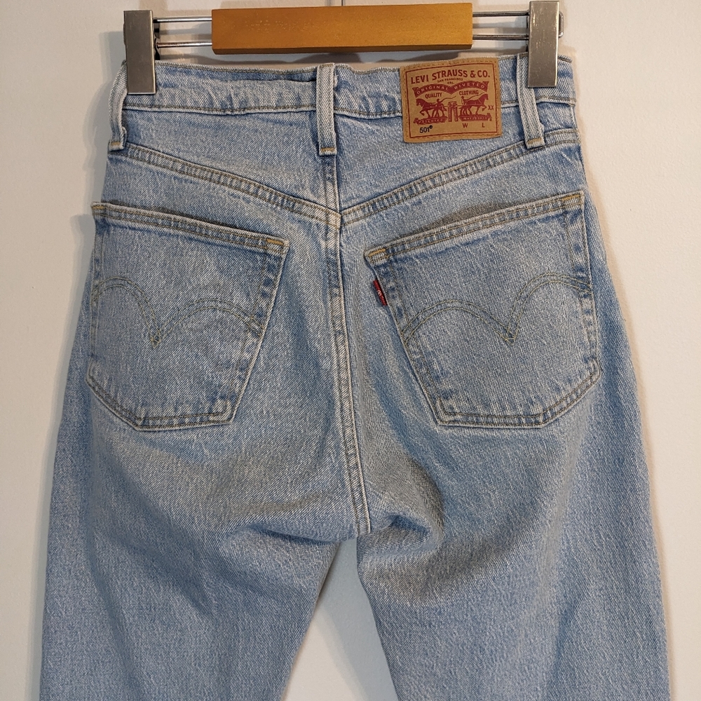 501® LEVI'S® CROP JEANS, Samba Blues, 24x26, EUC - Picture 8 of 14